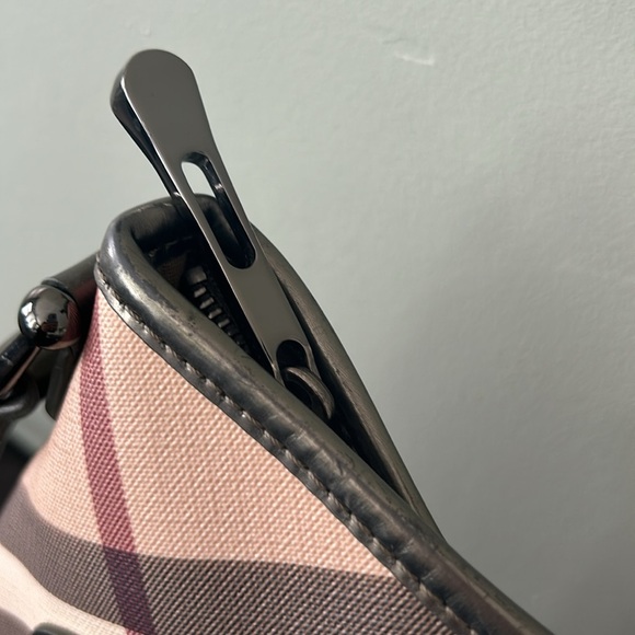 💯 authentic Burberry Patent Nova Check Dryden Crossbody Bag - Picture 7 of 16